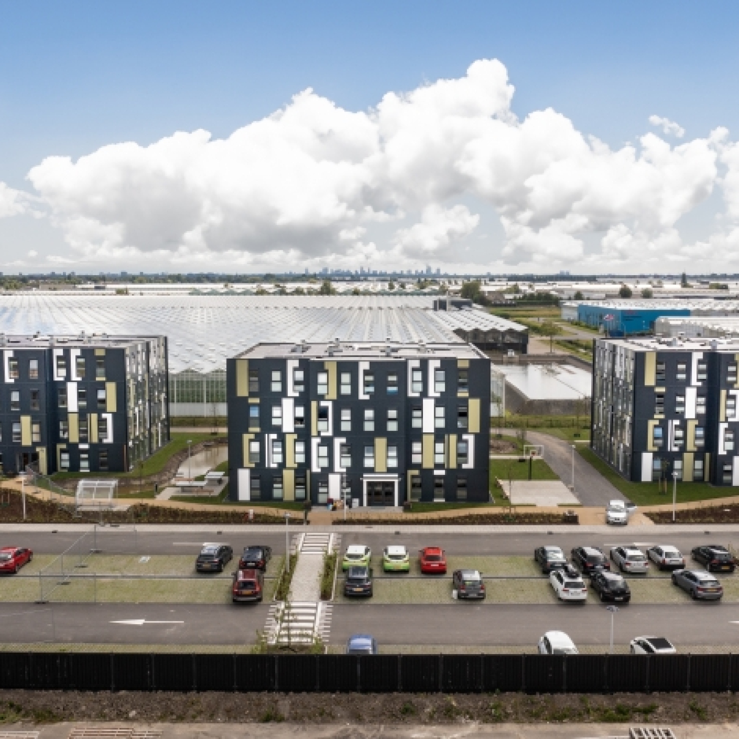 Luchtfoto drie KaFra Towers van locatie Bleiswijk - Violierenweg