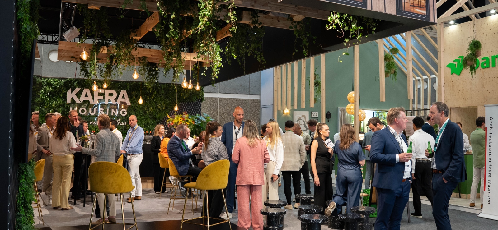 De stand van KaFra Housing op de PROVADA beurs is druk bezocht