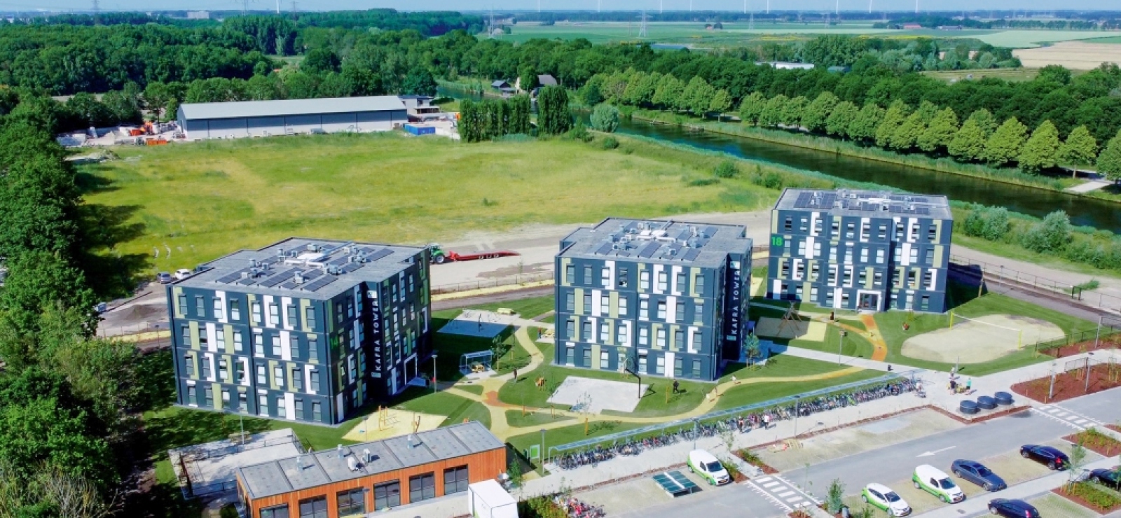 Drone-afbeelding van drie KaFra Towers