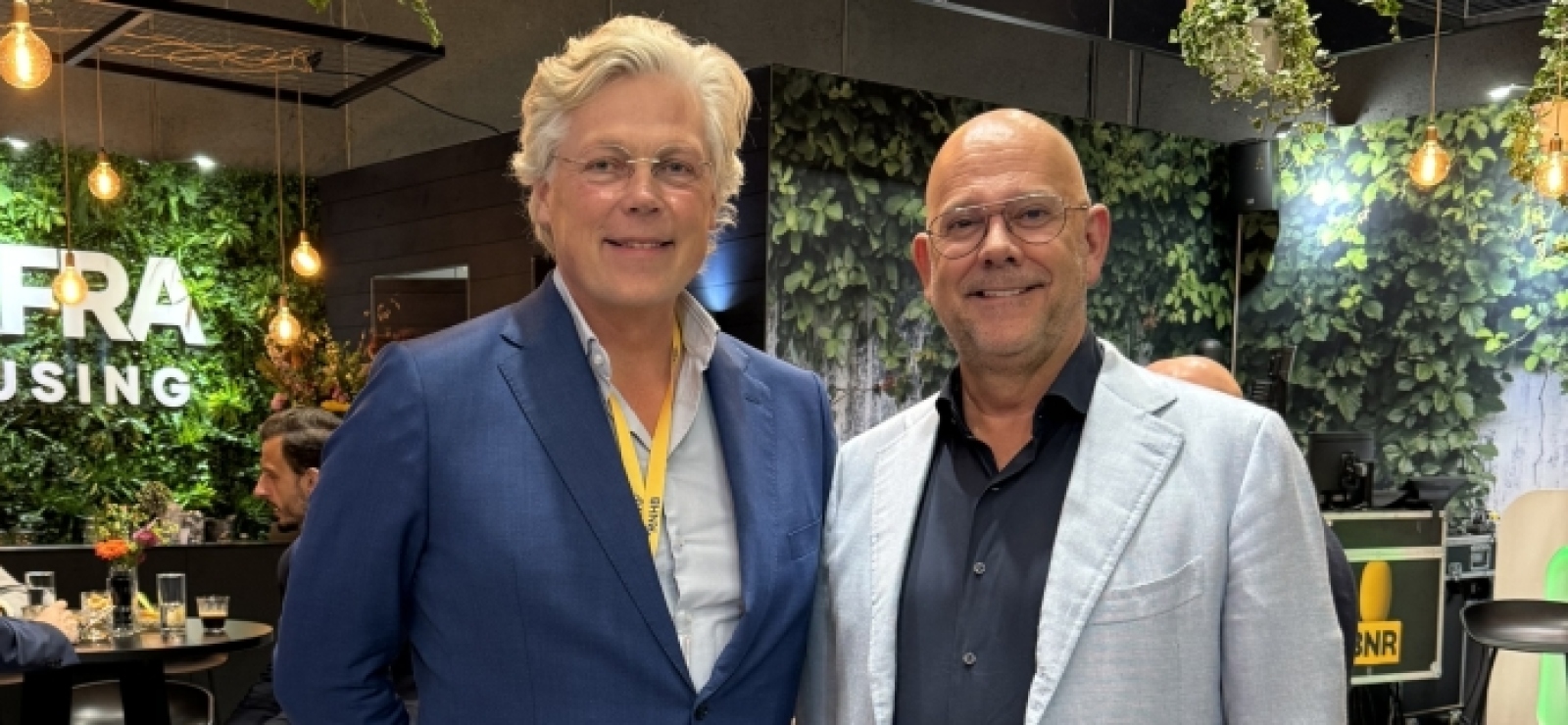 KaFra mederoprichter Frank van Gool met Roelof Hemmen van VG Visie