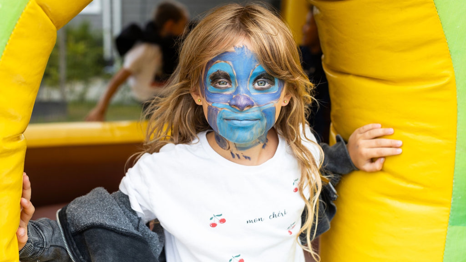 Tijdens buurtfeest bij KaFra Californië kon er ook geschminkt worden