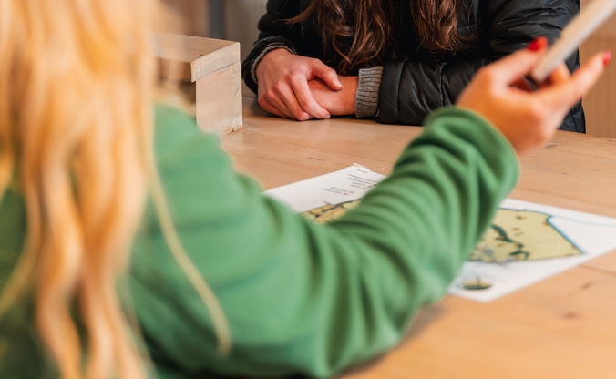 Welfare Officer aan het werk